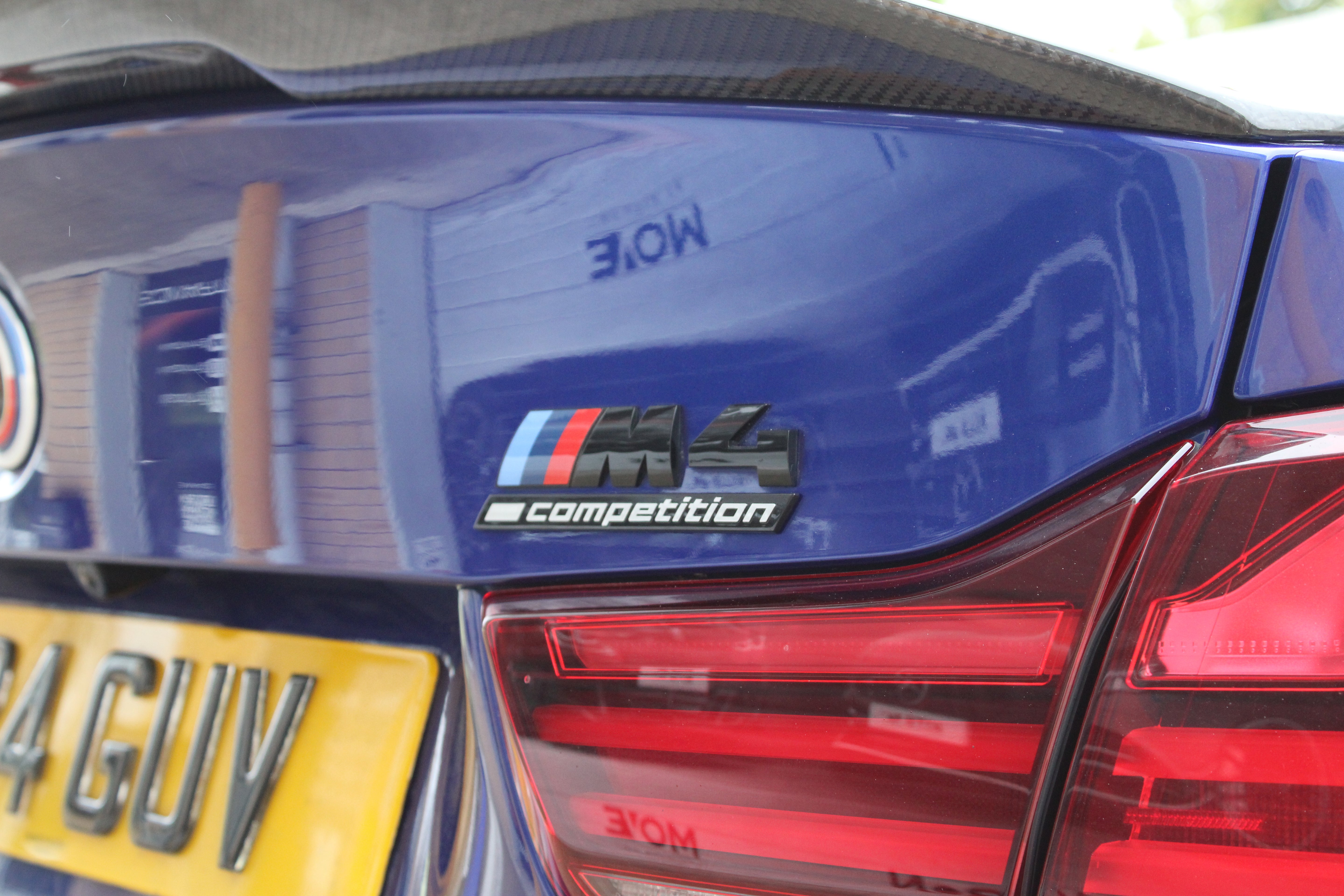 BMW M4 Black Tailgate Badge F82/F83 - KITS UK