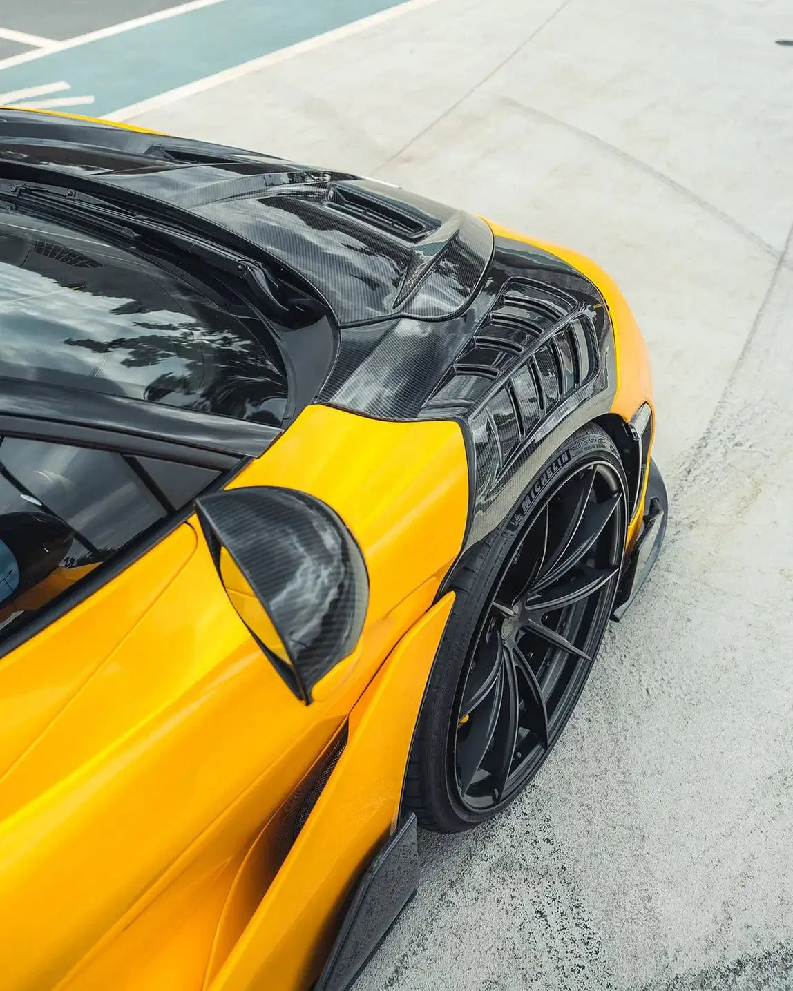 MCLAREN 720S CARBON FIBRE FRONT FENDERS - KITS UK