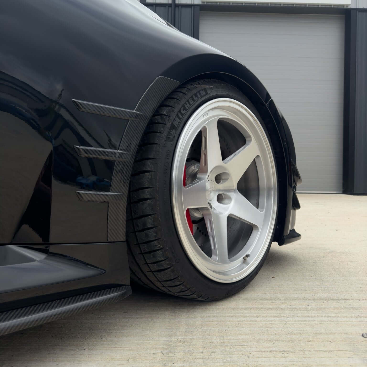 BMW G87 M2 CARBON FIBRE FRONT SIDE FENDER TRIM - KITS UK