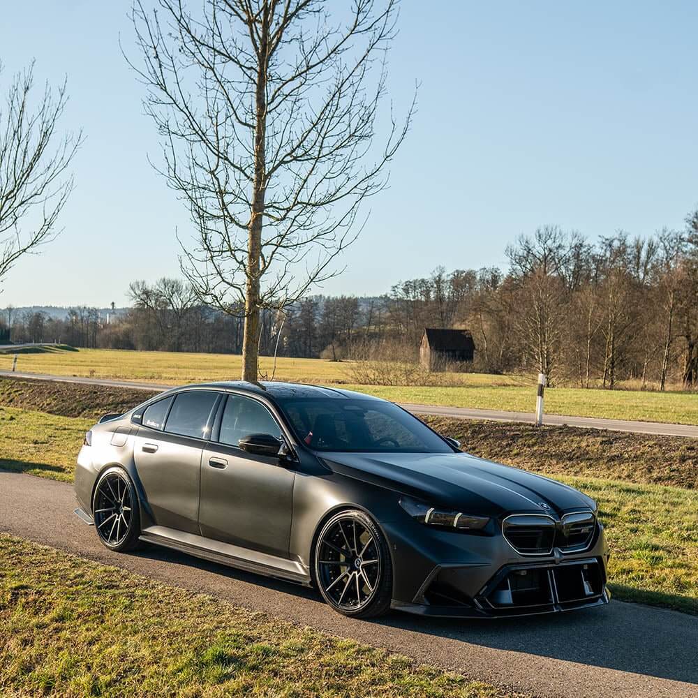 BMW G90/G99 M5 2024+ CARBON FIBRE SIDE SKIRTS - CT DESIGN - KITS UK