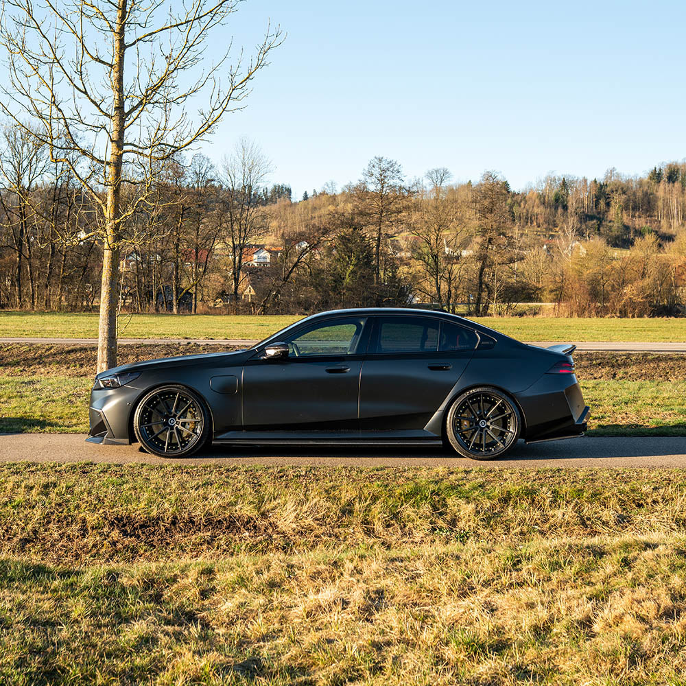 BMW G90/G99 M5 2024+ CARBON FIBRE SIDE SKIRTS - KITS UK