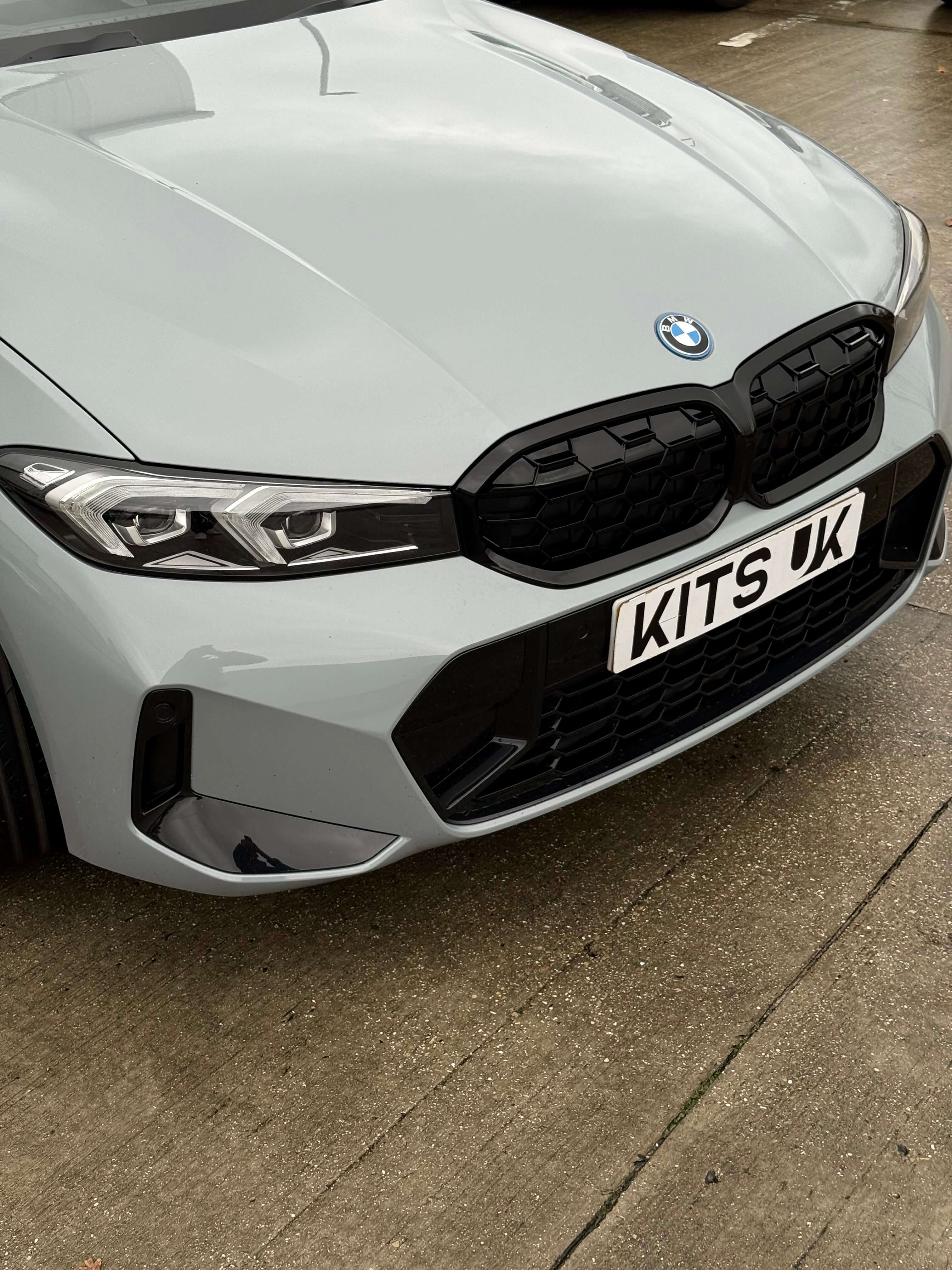 BMW G20 LCI gloss black grille with modern honeycomb design for 2022+ BMW 3 Series G20/G21