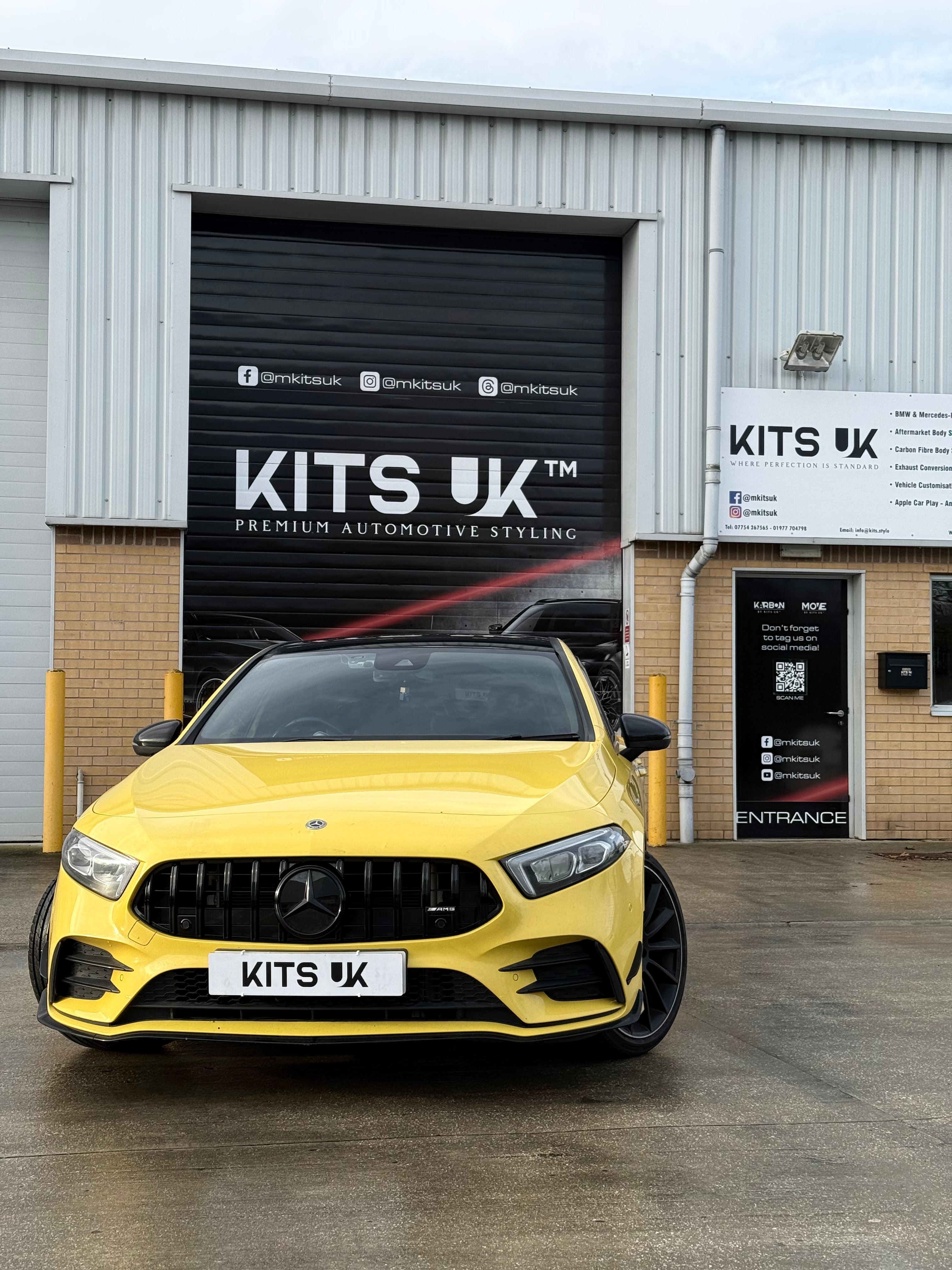 Mercedes W177 Gloss Black Grille Badge| Distronic Compatible - KITS UK