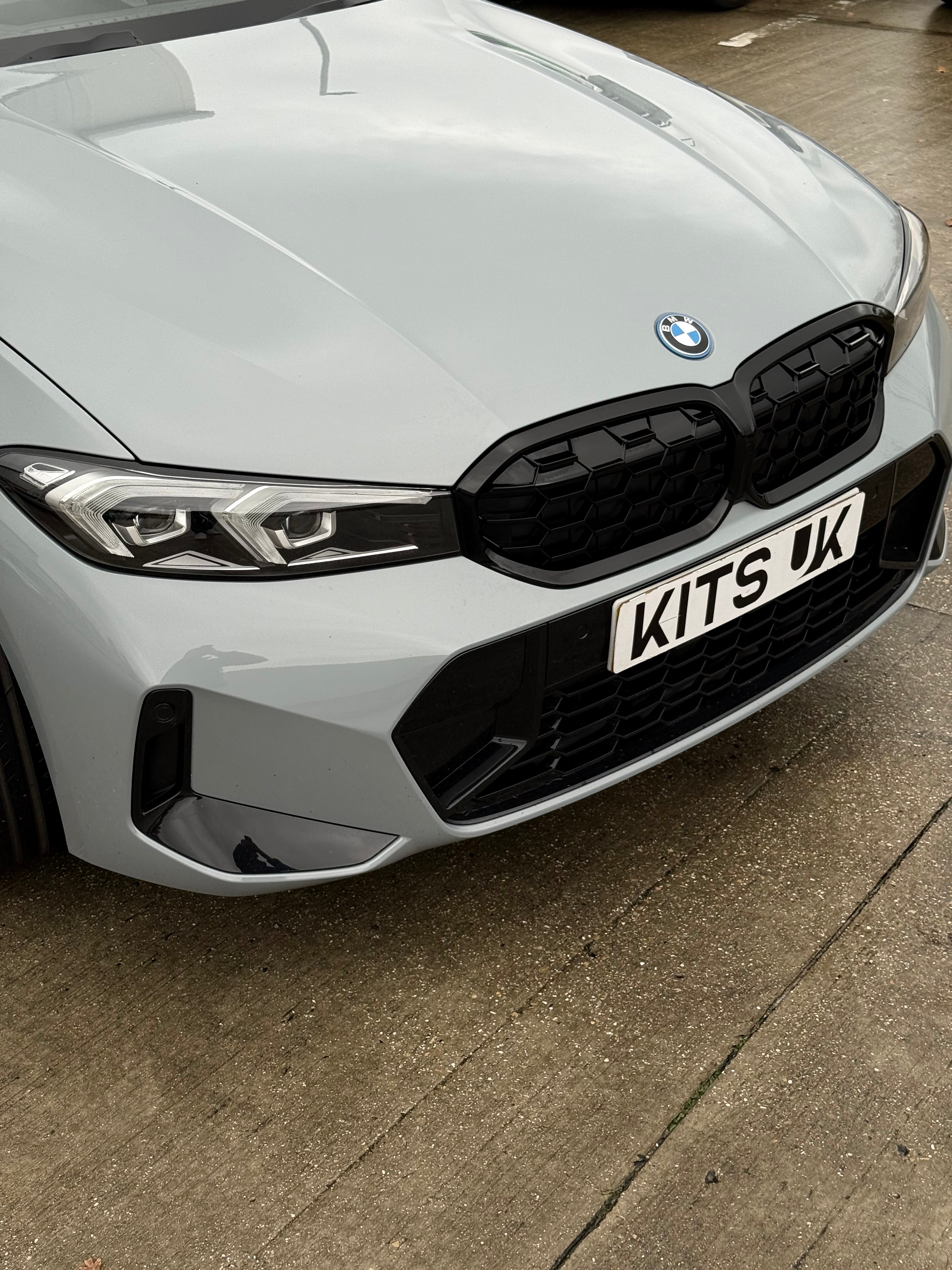 BMW G20/21 LCI Gloss Black Grille (Honeycomb)