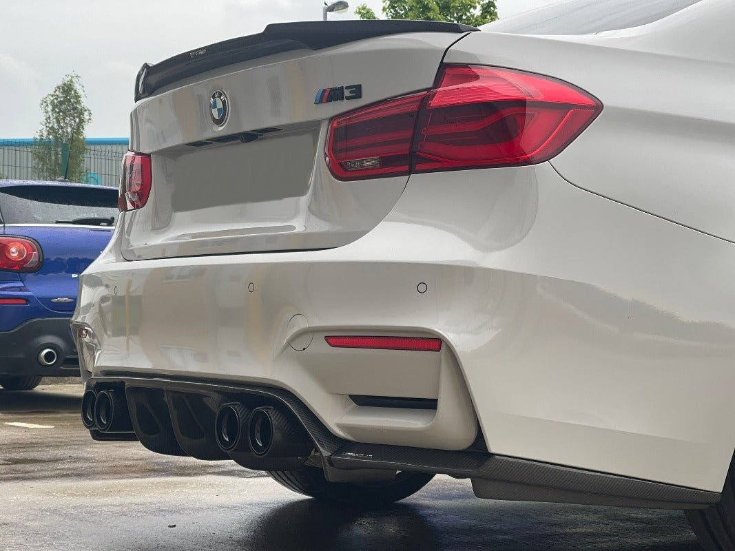 BMW M3/M4 (F80/F82/F83) Carbon Fibre V Style Diffuser - KITS UK