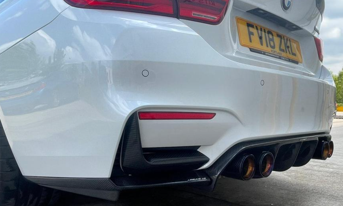 Gloss Black F82 V Style Diffuser